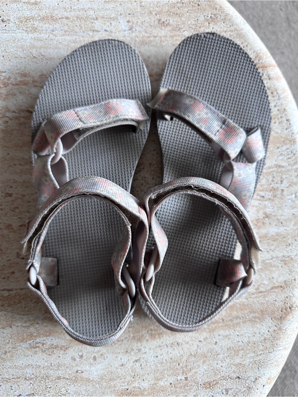 Teva Original Universal Sandals Gray Pink Floral Womenโs Size 7